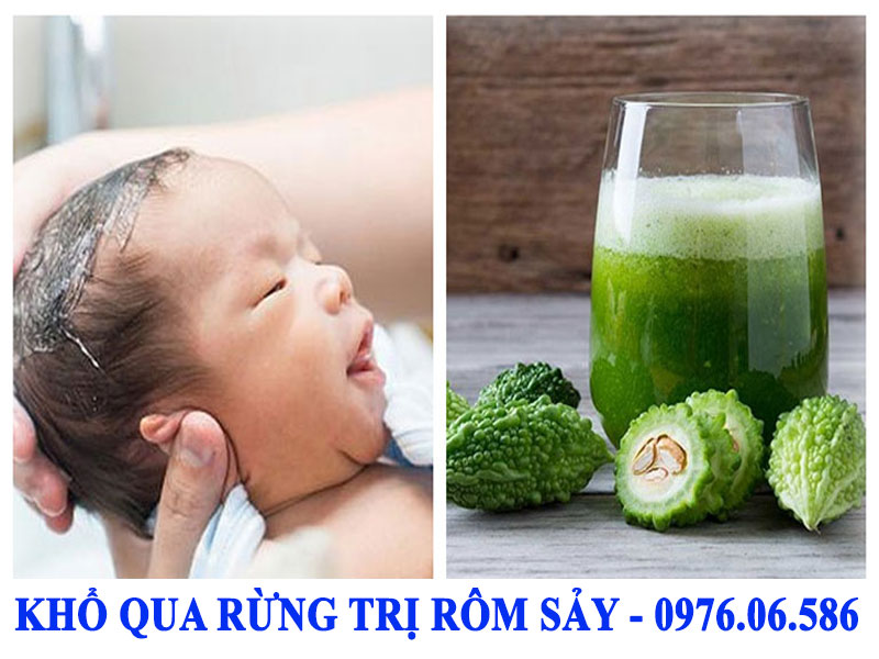 Cần rửa sạch khổ qua rừng trước khi đun nước tắm cho bé