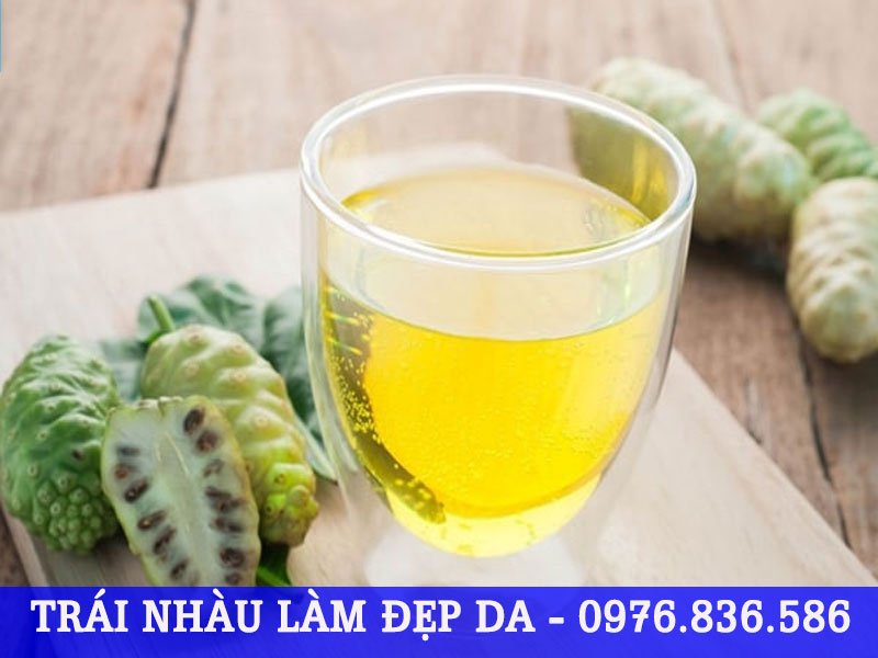 Uống nước trái nhàu giúp làm đẹp da